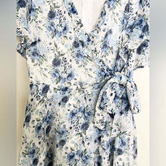 Mi Ami Francesca’s Collection Floral Dress - Picture 3 of 10